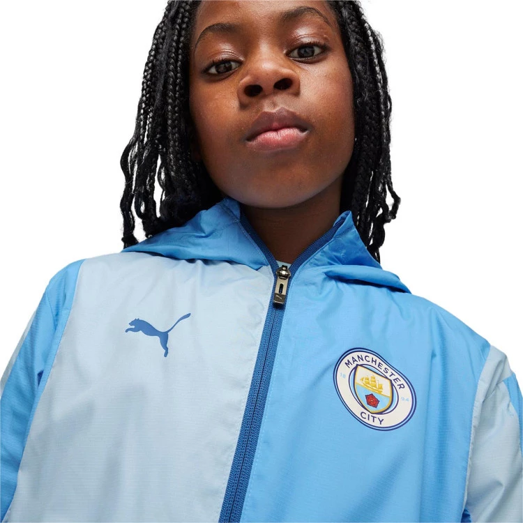 chaqueta-puma-manchester-city-pre-match-2023-2024-nino-regal-blue-silver-sky-1