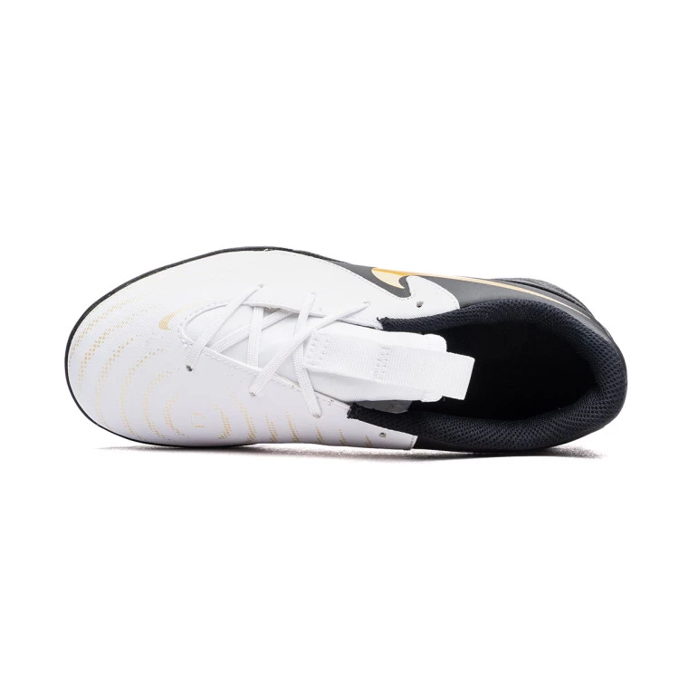 bota-nike-phantom-gx-ii-academy-turf-nino-white-black-mtlc-gold-coin-4