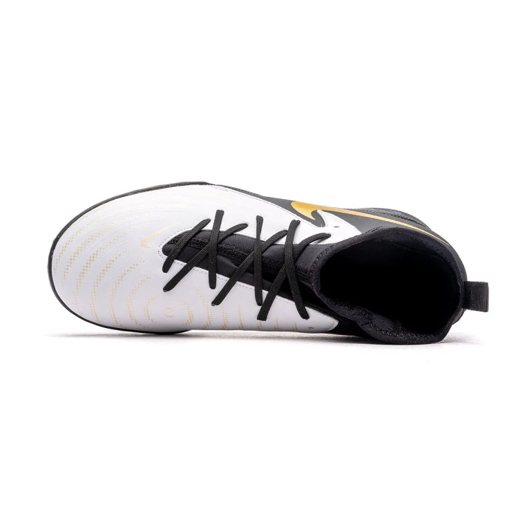 bota-nike-phantom-luna-ii-academy-turf-nino-white-black-mtlc-gold-coin-4