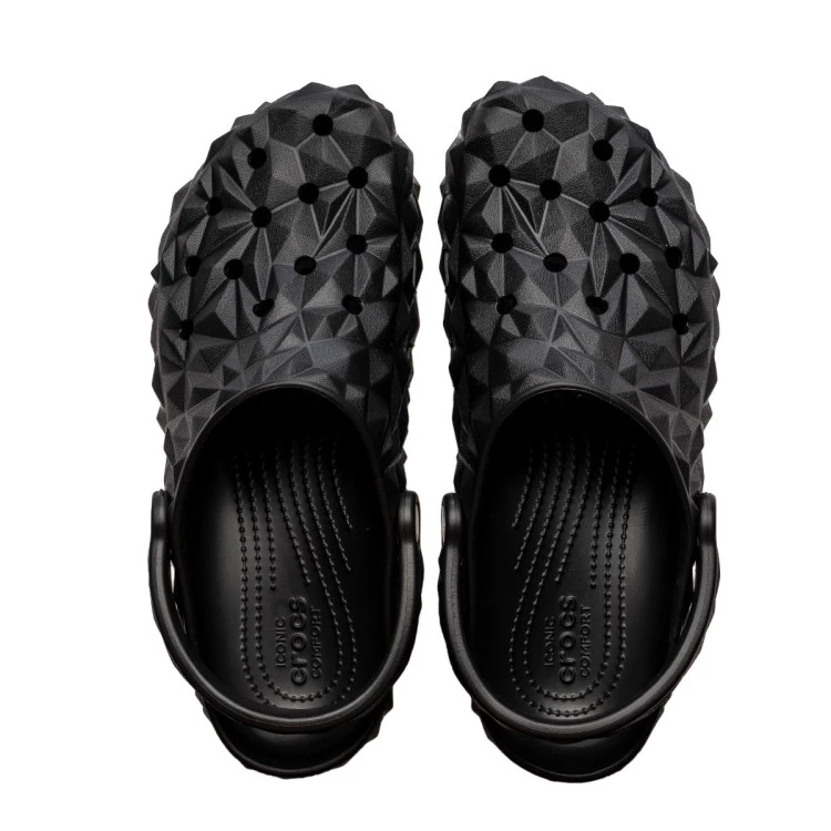 chanclas-crocs-classic-geometric-clog-negro-1