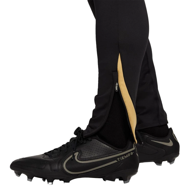 pantalon-largo-nike-dri-fit-strike-black-jersey-gold-metallic-gold-3