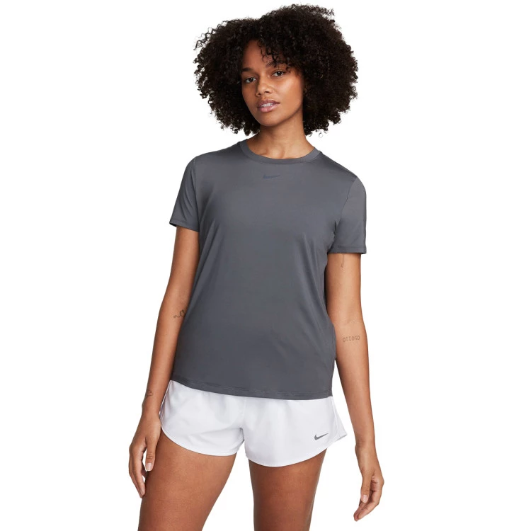 camiseta-nike-one-classic-mujer-iron-grey-black-0