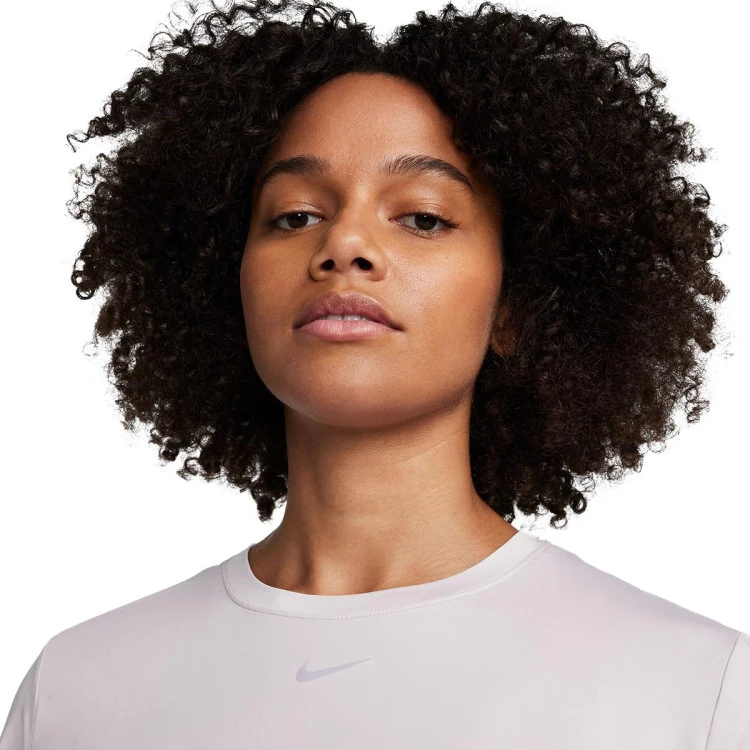 camiseta-nike-one-classic-mujer-platinum-violet-black-2