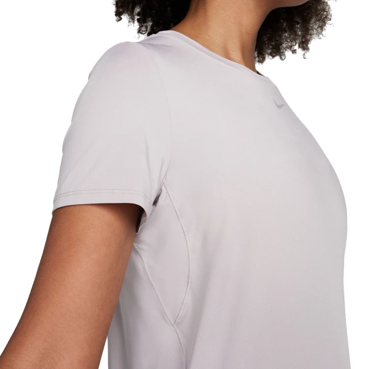 camiseta-nike-one-classic-mujer-platinum-violet-black-3