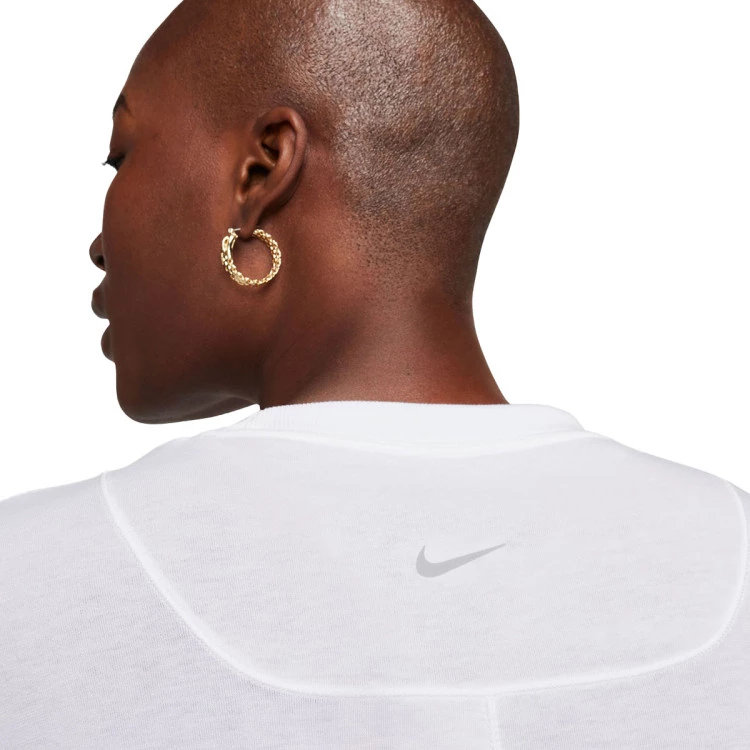 camiseta-nike-one-relaxed-mujer-white-black-2