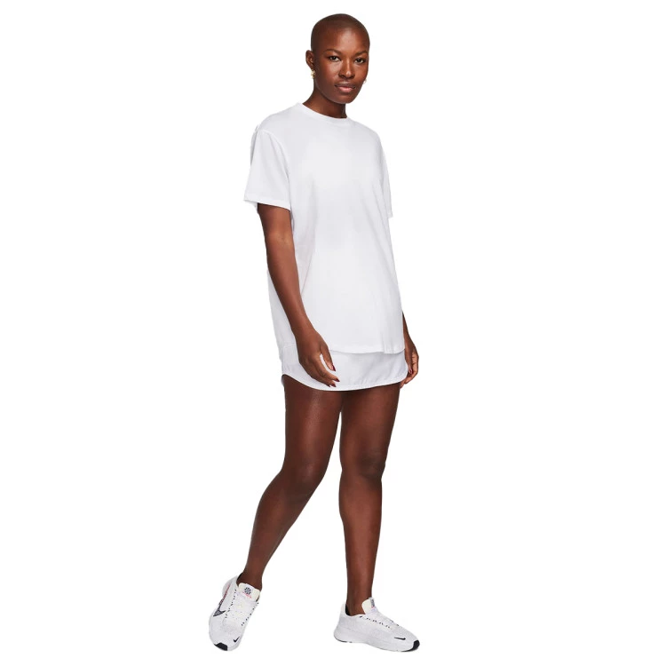 camiseta-nike-one-relaxed-mujer-white-black-3