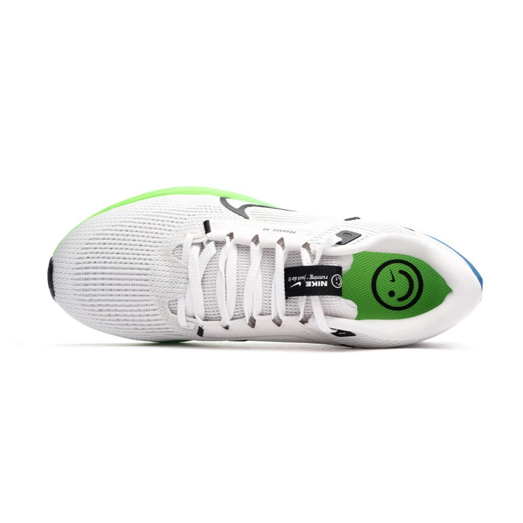 zapatilla-nike-pegasus-40-platinum-tint-black-white-green-strike-4