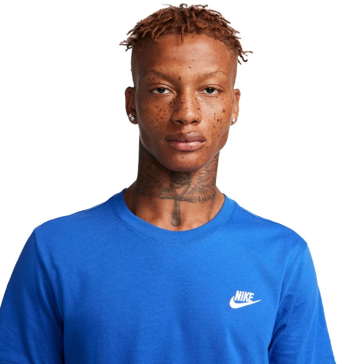 camiseta-nike-club-bungundy-2