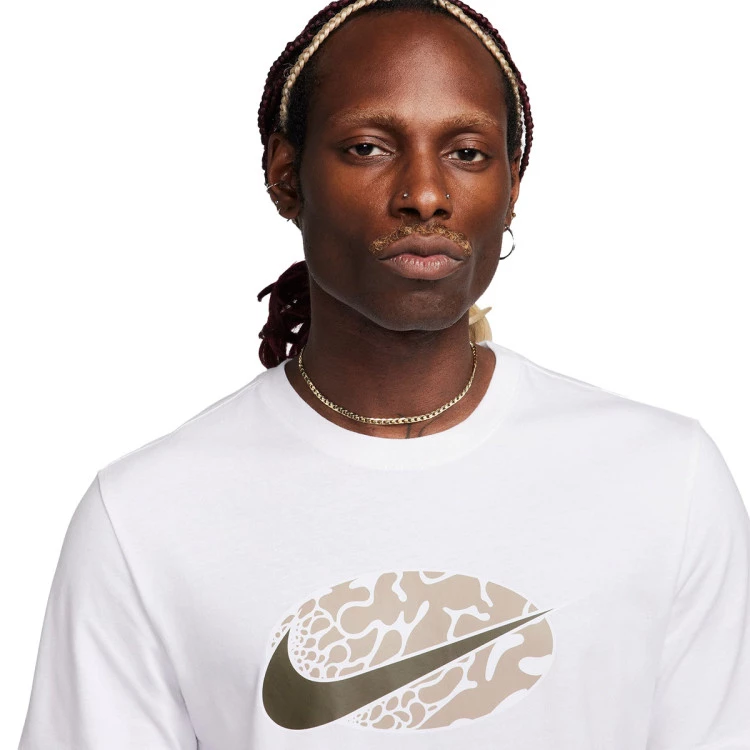 camiseta-nike-swoosh-summit-white-cement-grey-platinum-tint-4