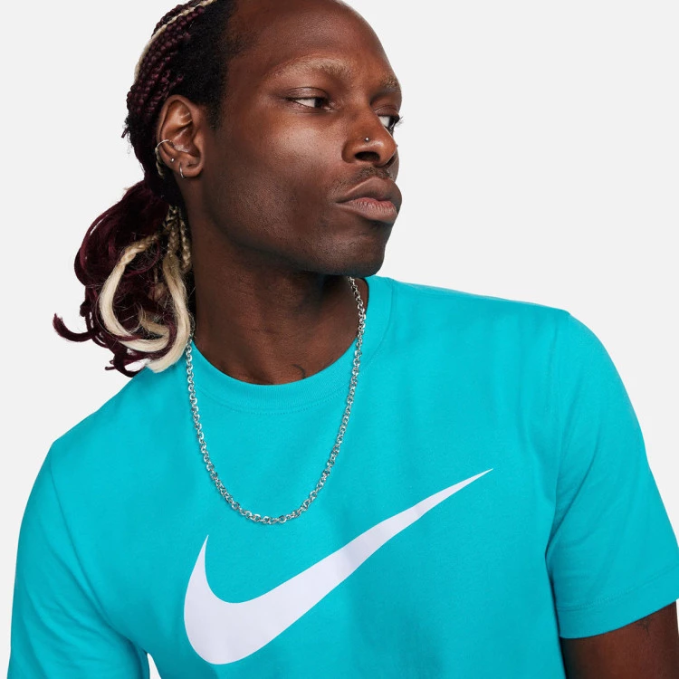 camiseta-nike-icon-swoosh-medium-grey-heather-green-2