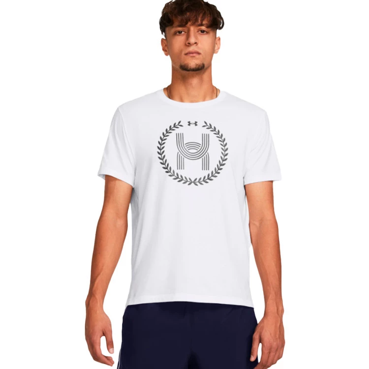 camiseta-under-armour-run-everywhere-wreath-white-0