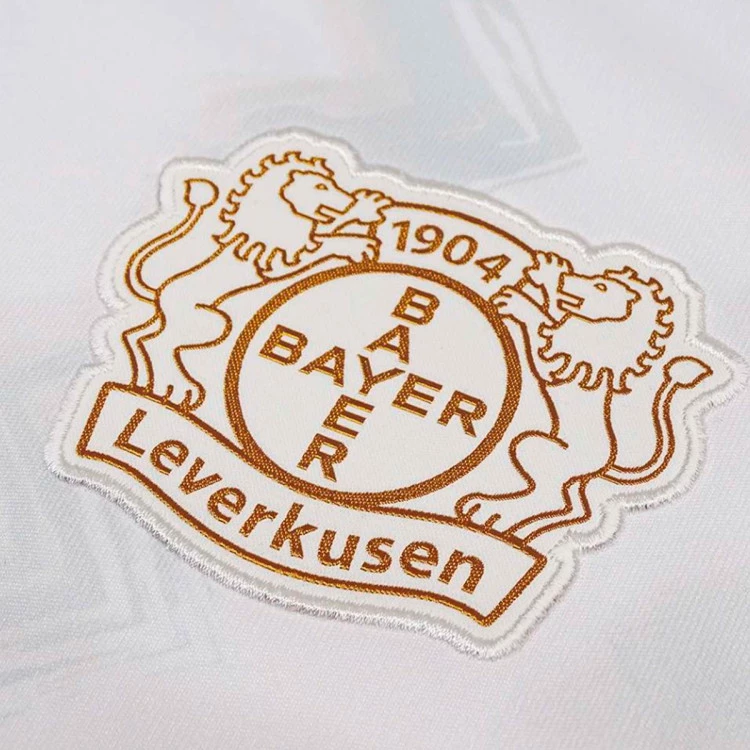 camiseta-castore-bayern-leverkusen-segunda-equipacion-2024-2025-nino-brilliant-white-caviar-1