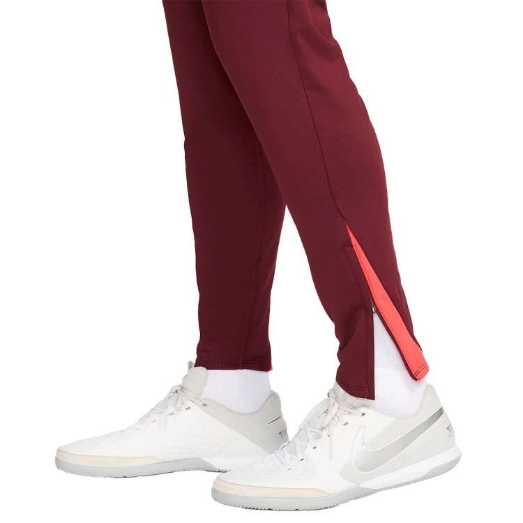 pantalon-largo-nike-polonia-training-eurocopa-2024-dark-team-red-bright-crimson-white-7