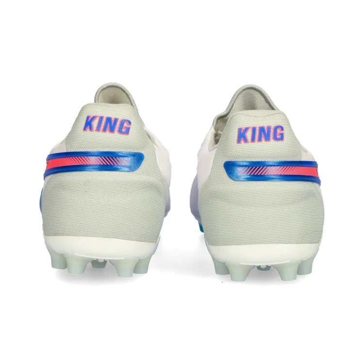 bota-puma-king-ultimate-mg-white-bluemazing-flat-light-gray-sunset-glow-4