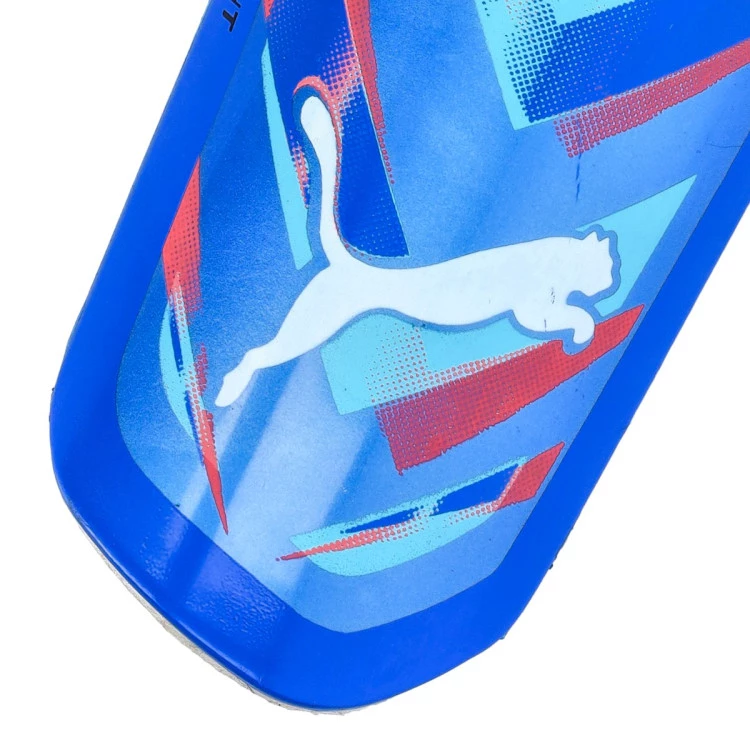 espinillera-puma-ultra-light-sleeve-bluemazing-electric-peppermint-2