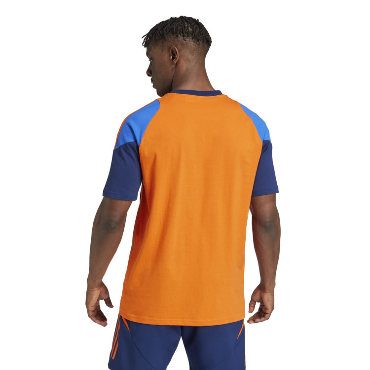 camiseta-adidas-juventus-training-2024-2025-team-orange-1