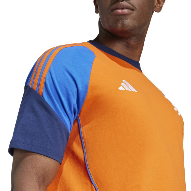 camiseta-adidas-juventus-training-2024-2025-team-orange-4