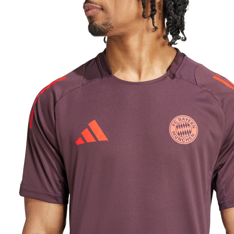 camiseta-adidas-fc-bayern-training-2024-2025-shadow-maroon-red-4