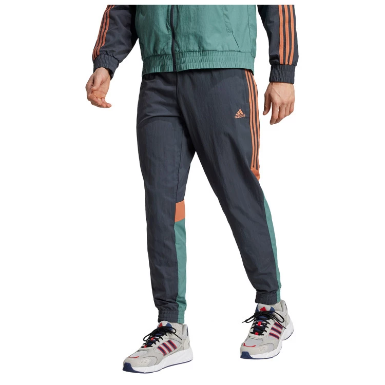 pantalon-largo-adidas-fc-bayern-fanswear-2024-2025-dark-grey-hazy-emerald-0