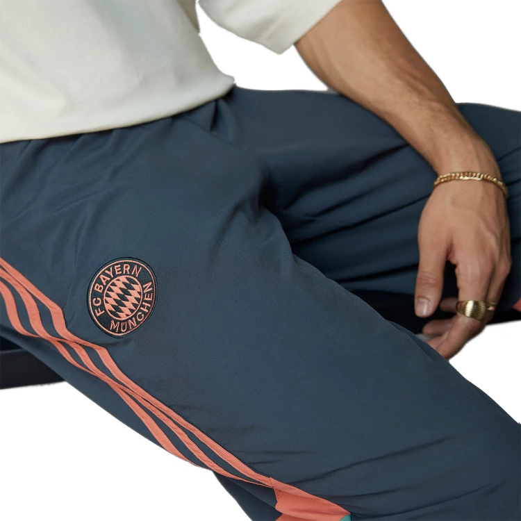 pantalon-largo-adidas-fc-bayern-fanswear-2024-2025-dark-grey-hazy-emerald-2