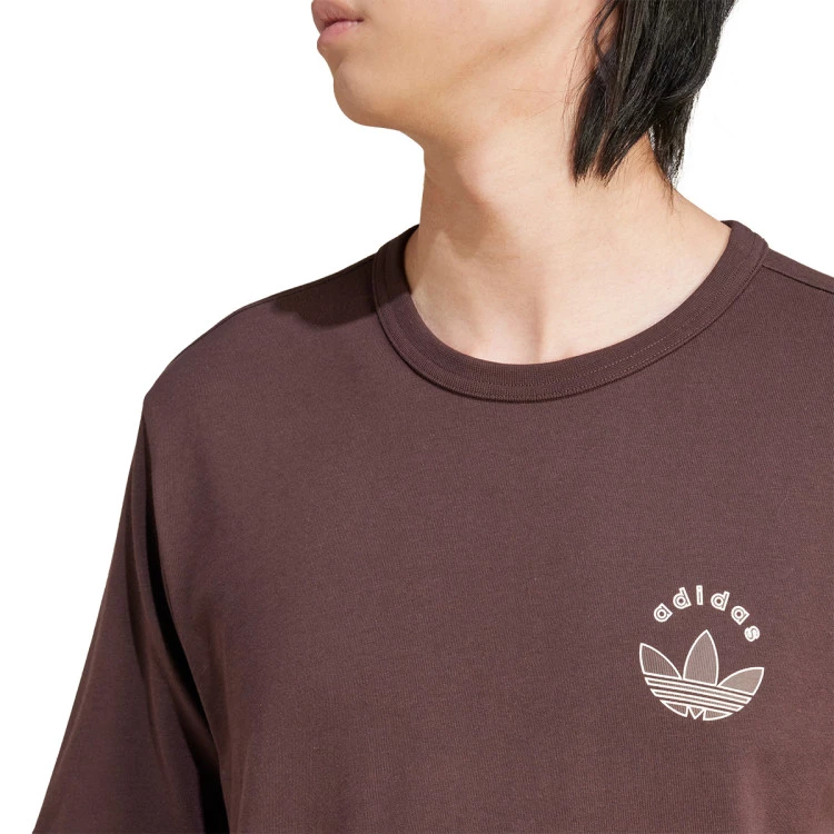 camiseta-adidas-grfx-tee-shadow-brown-2