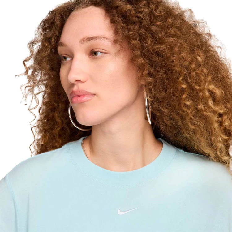 camiseta-nike-sportswear-fleece-essentials-lbr-mujer-glacier-blue-white-2