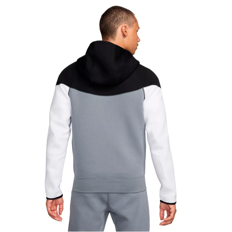 chaqueta-nike-tech-fleece-windrunner-black-cool-grey-white-metallic-gold-1