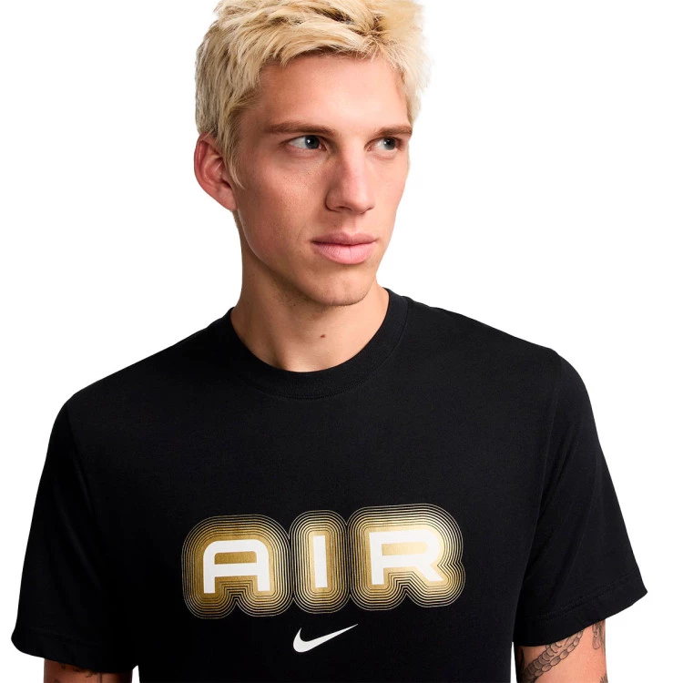 camiseta-nike-swoosh-air-graphic-black-metallic-gold-2