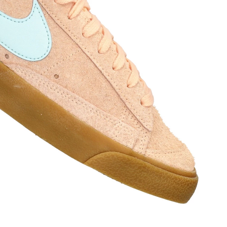 zapatilla-nike-blazer-low-77-vintage-mujer-crimson-tint-glacier-blue-gum-lt-brown-team-o-6