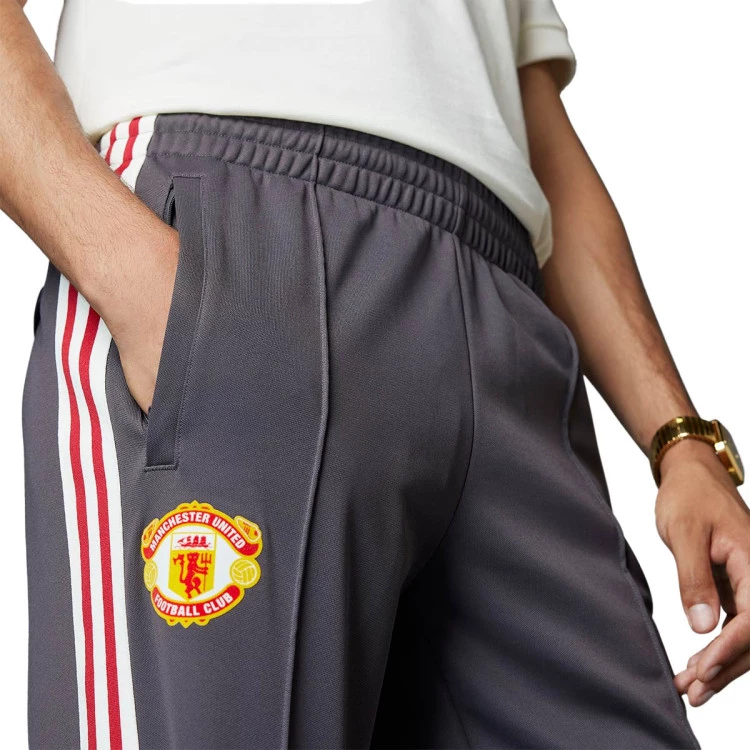 pantalon-largo-adidas-manchester-united-fanswear-2024-2025-utility-black-4