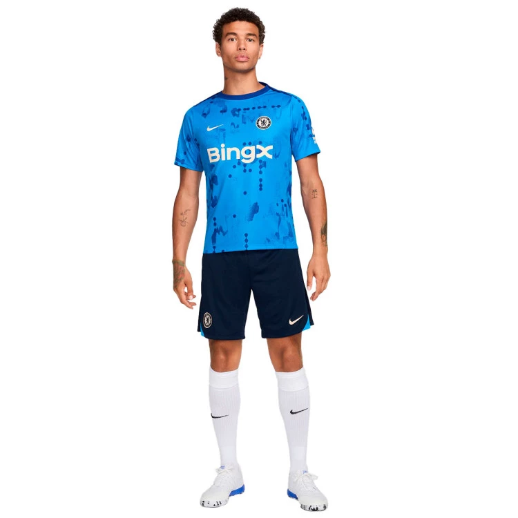 camiseta-nike-chelsea-fc-pre-match-2024-2025-lt-photo-blue-rush-blue-guava-ice-5