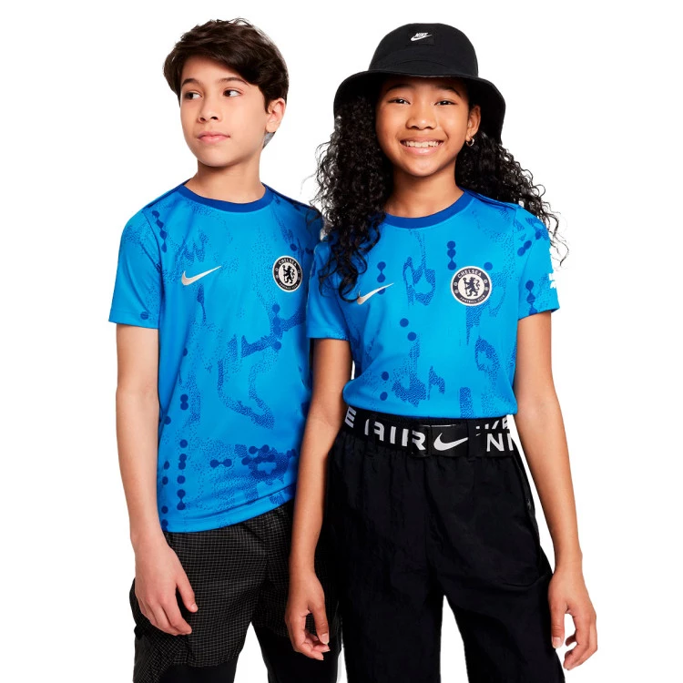 camiseta-nike-chelsea-fc-pre-match-2024-2025-nino-lt-photo-blue-rush-blue-guava-ice-0