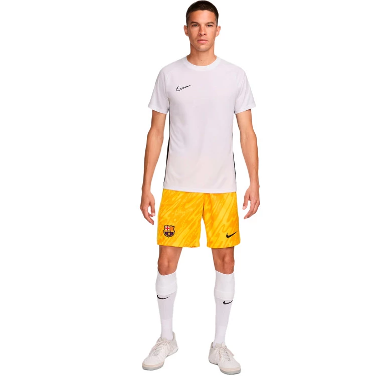 pantalon-corto-nike-fc-barcelona-segunda-equipacion-portero-2024-2025-tour-yellow-university-gold-black-5