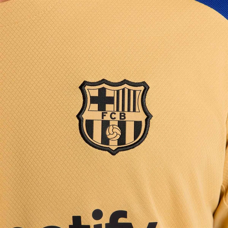 camiseta-nike-fc-barcelona-training-2024-2025-club-gold-noble-red-deep-royal-blue-black-3