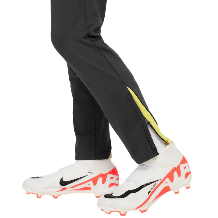 pantalon-largo-nike-liverpool-fc-training-2024-2025-nino-dk-smoke-grey-chrome-yellow-global-red-5