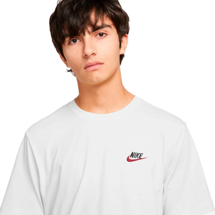 camiseta-nike-sportswear-club-white-black-university-red-2