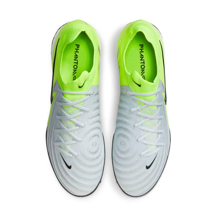 bota-nike-phantom-gx-ii-pro-turf-mtlc-silver-black-volt-5