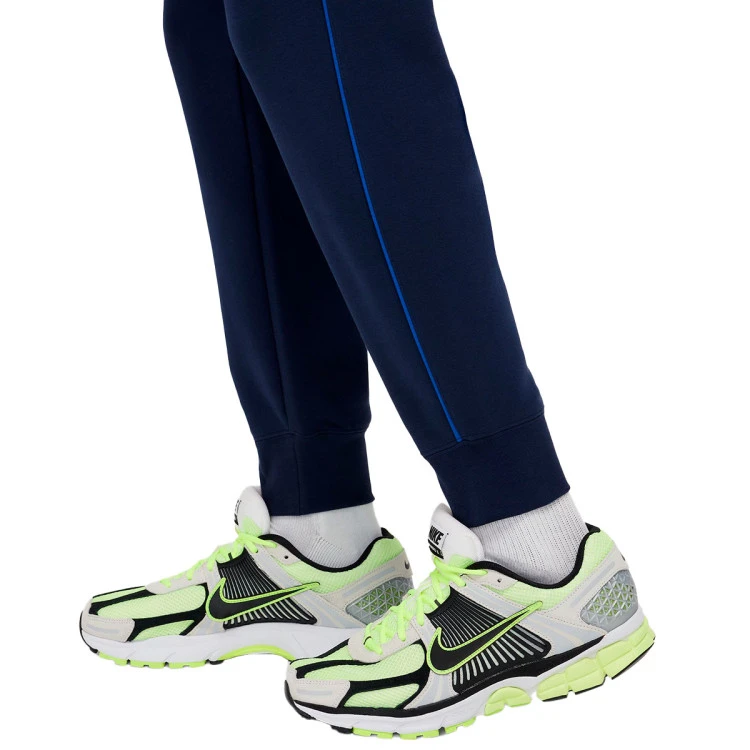 pantalon-largo-nike-swoosh-air-cargo-fleece-midnight-navy-volt-4