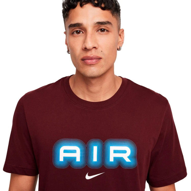 camiseta-nike-swoosh-air-graphic-burgundy-crush-lt-photo-blue-2