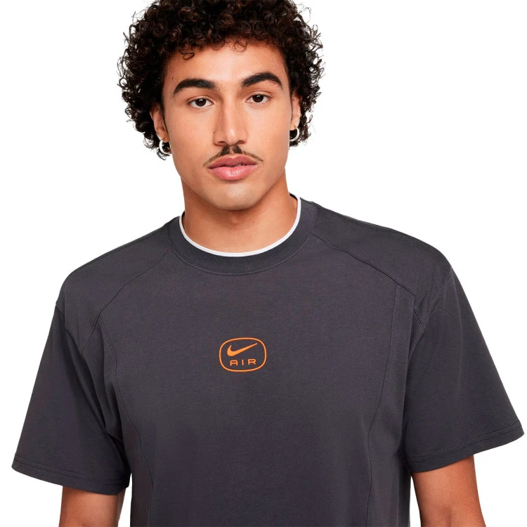 camiseta-nike-swoosh-air-anthracite-safety-orange-2