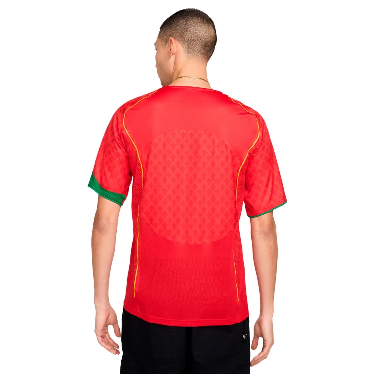 camiseta-nike-portugal-edicion-especial-2024-2025-figo-7-sport-red-pine-green-yellow-ochre-1