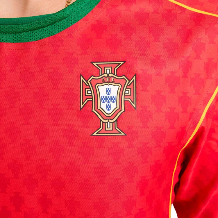 camiseta-nike-portugal-edicion-especial-2024-2025-figo-7-sport-red-pine-green-yellow-ochre-4