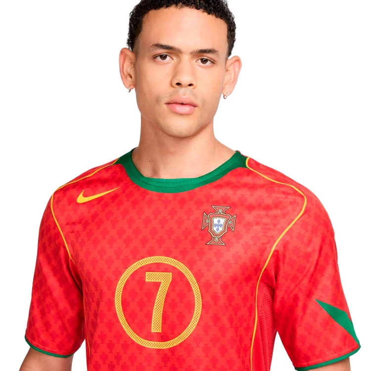 camiseta-nike-portugal-edicion-especial-2024-2025-sport-red-pine-green-yellow-ochre-2