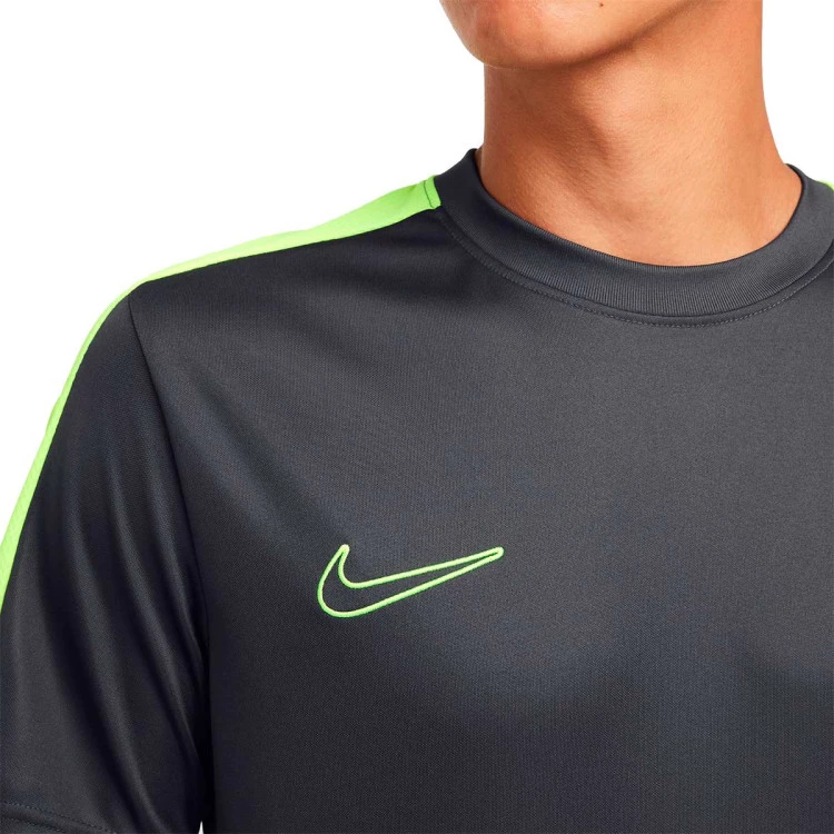 camiseta-nike-academy-23-anthracite-volt-volt-4