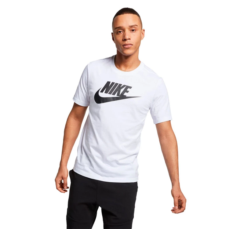 camiseta-nike-sportswear-white-black-0