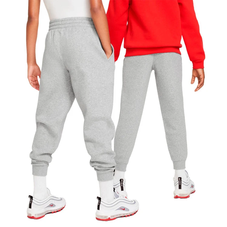 pantalon-largo-nike-sportswear-club-fleece-nino-dk-grey-heather-base-grey-white-1