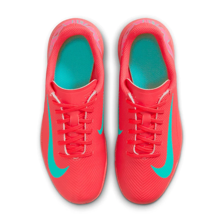 bota-nike-zoom-mercurial-vapor-16-club-turf-nino-ember-glow-aurora-green-4