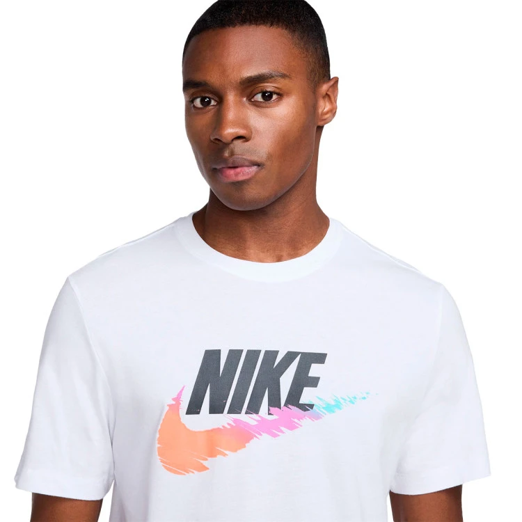 camiseta-nike-sportswear-futura-white-2