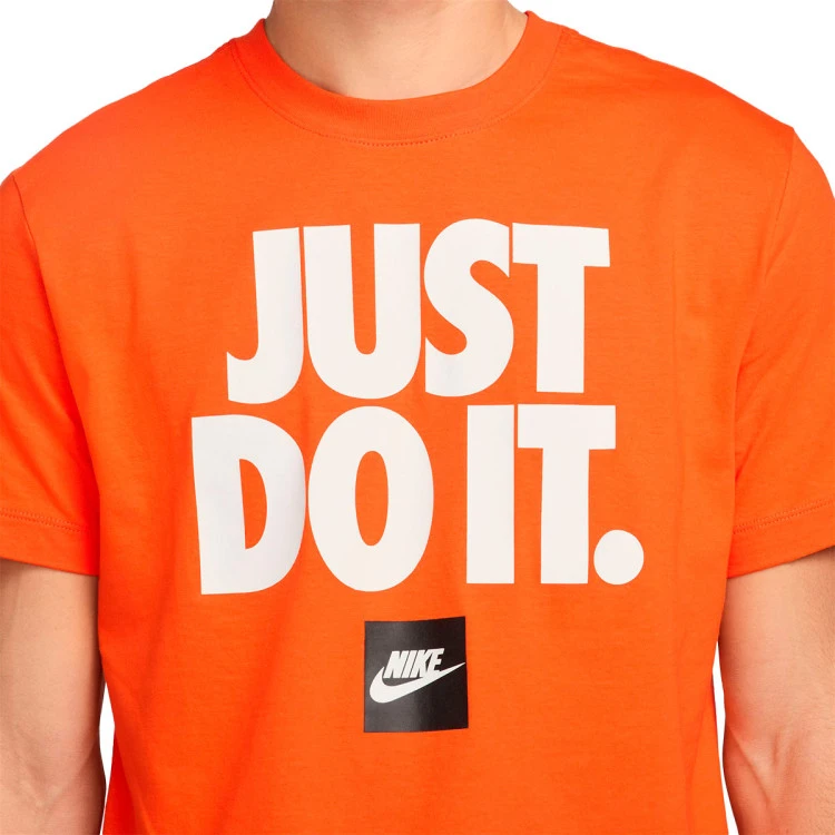 camiseta-nike-sportswear-just-do-it-safety-orange-3