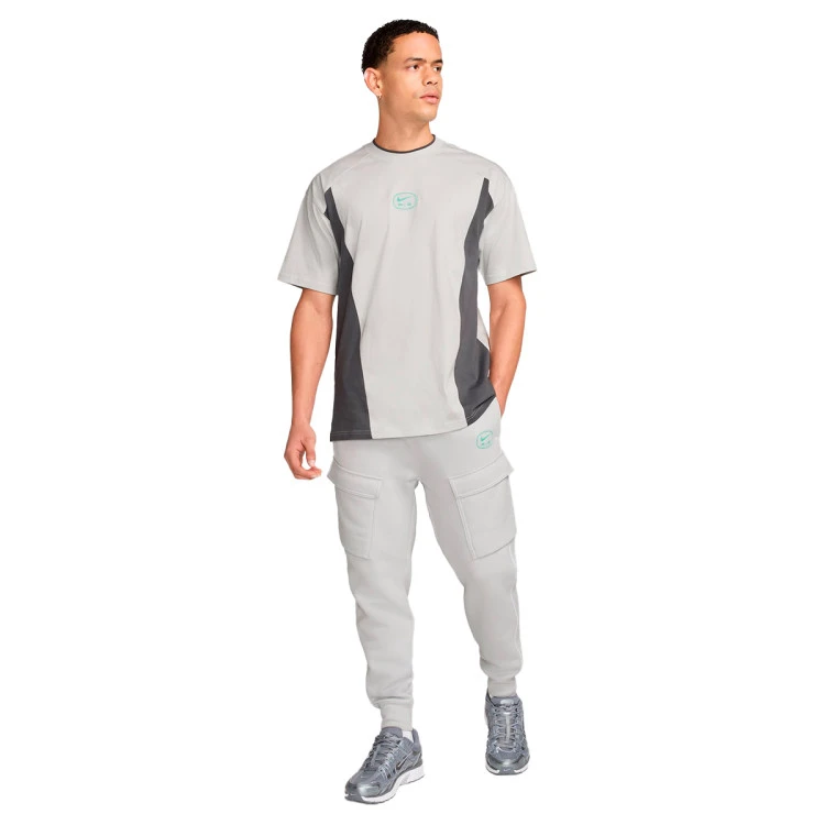 camiseta-nike-sportswear-swoosh-air-photon-dust-iron-grey-4